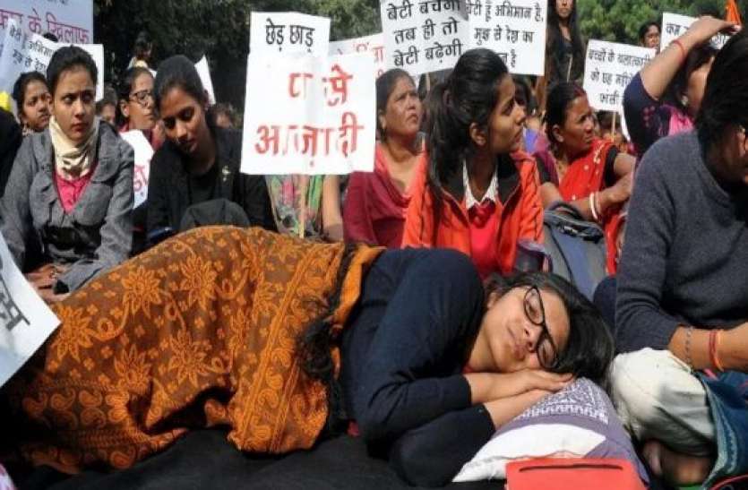 swati.jpg निर्भया के दरिंदों को फांसी के लिए अनशन पर बैठी स्वाति मालीवाल की बिगड़ी तबीयत, 7 किलो वजन घटा