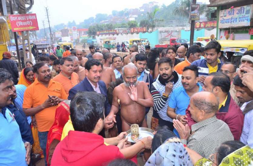 स्वयं में अच्छे गुणों को लाएंगे, तभी समाज में सम्मान के पात्र बनेंगे स्वयं में अच्छे गुणों को लाएंगे, तभी समाज में सम्मान के पात्र बनेंगे