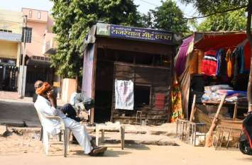 More than 1000 shops, license not even 50 1000 से अधिक दुकानें, लाइसेंस 50 के पास भी नहीं