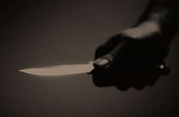 Young man returning home attacked with knife घर लौट रहे युवक पर चाकू से हमला, आरोपी फरार