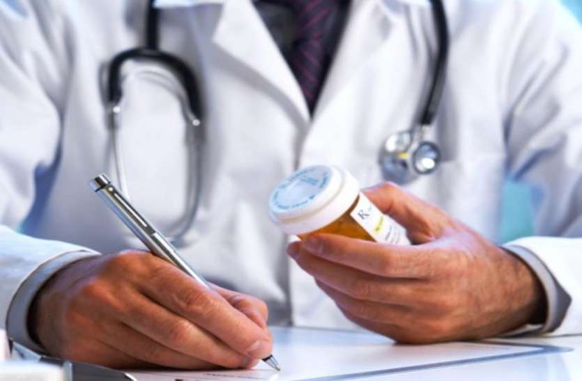 doctor_1.jpg एमपी बोर्ड में रजिस्ट्रेशन पर ही प्रदेश में कर सकेंगे चिकित्सा