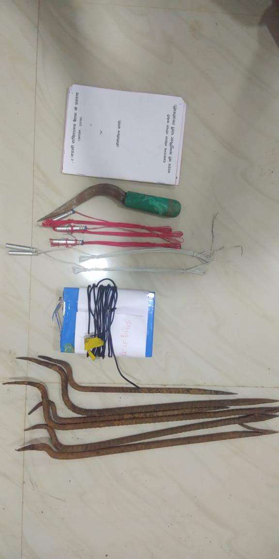 Two Maoists worth one lakh arrested under siege