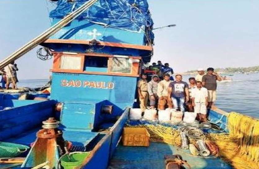 विधायक सिल्वेरा पर अवैध रूप से मछली पकडऩे का आरोप विधायक सिल्वेरा पर अवैध रूप से मछली पकडऩे का आरोप