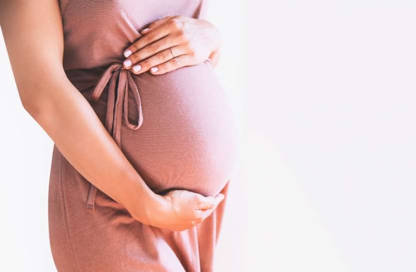 pregnant 20वीं बार प्रेगनेंट हुई महिला, गन्ने के खेत में दिया बच्चे को जन्म