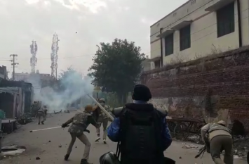 1 dead in Rampur violence on saturday 21 december Video: Rampur में आज हुई हिंसा में एक की मौत, उपद्रवियों ने सात गाड़ियों में लगाई आग