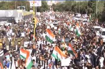 Watch: Rajasthan Congress peace march in Jaipur against CA and NCA नागरिकता संशोधन कानून के खिलाफ, जयपुर में कांग्रेस के शांति मार्च में उमड़ा हुजूम, देखें वीडियो