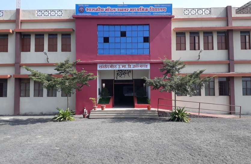 This government school is doing amazing ... surpassing private schools 12 लाख रुपये की लागत से नगर निगम 58 स्कूलों को देगा प्रोजेक्टर व स्मार्ट एलइडी टीवी