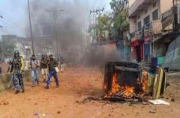rampur dm release video and give details of violence victims for claim हिंसा के दौरान उपद्रवियों ने आपकी गाड़ी या दुकान में लगाई है आग तो यहां कर सकते हैं Claim- देखें वीडियाे