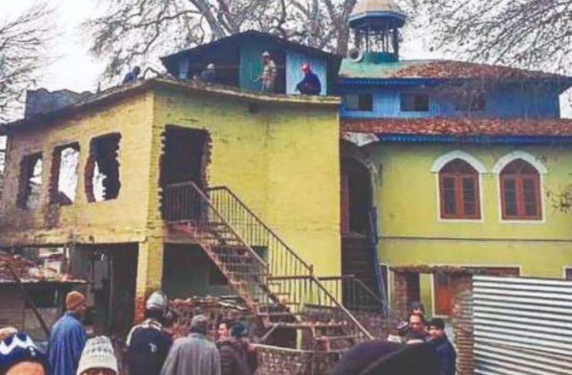 mosque.jpeg जम्मू-कश्मीर: पुल के लिए मुस्लिम समुदाय ने छोड़ा 40 साल पुरानी मस्जिद पर दावा