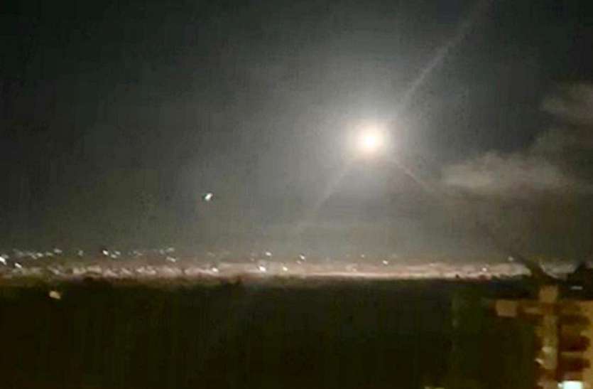israel missile attack syria सीरिया ने फिर नाकाम किया इजरायल का मिसाइल हमला, हवाई रक्षा प्रणाली ने बचाई जान