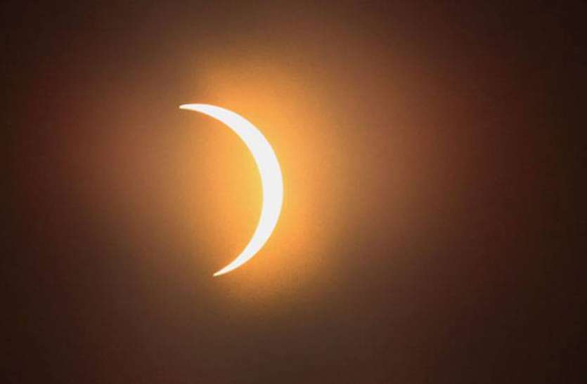 भारत में साल का आखिरी सूर्य ग्रहण, प्राकृतिक आपदायें होने की आशंका, जानें प्रभाव भारत में साल का आखिरी सूर्य ग्रहण, प्राकृतिक आपदायें होने की आशंका, जानें प्रभाव