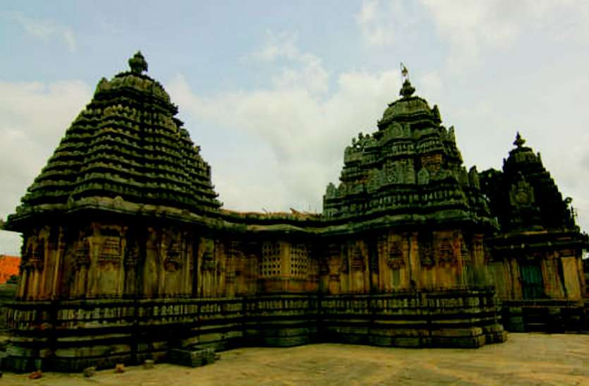 lakshmi_devi_temple_doddagaddavalli.jpg चाहते हैं 2020 में न हो धन की कमी तो देवी लक्ष्मी के इस दरबार में जरूर जाएं