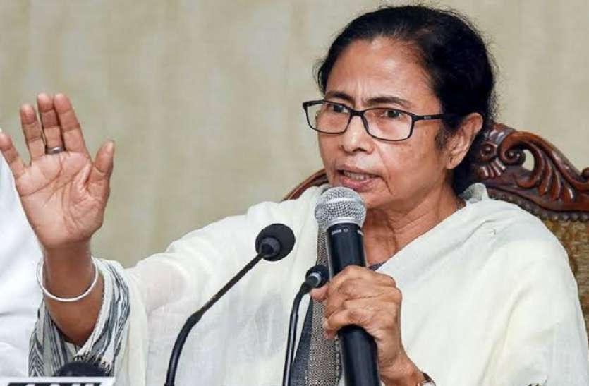 mamta_banerjee.jpg ममता ने की छात्रों से दमन और धमकी के आगे नहीं झुकने की अपील