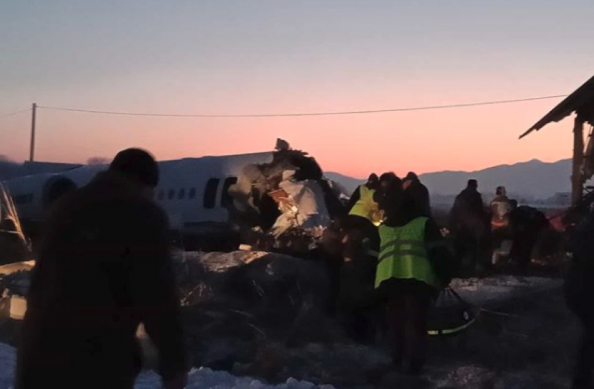 Kazakhstan airplane crash कजाकिस्तान: टेक ऑफ करते हुए बिल्डिंग से टकराया विमान, अब तक 14 की मौत
