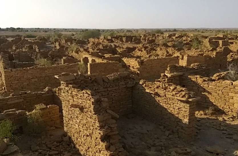 Tourists Get Satisfied In The 'village Of Souls'kuldhara In Jaisalmer -  कुलधरा:उजड़ा गांव कहता है,दिल से बसाया गया था मुझे | Patrika News