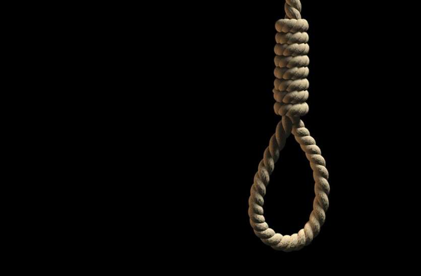 Six-year-old girl hanged for rape and murder प्रेम प्रसंग के चलते लगाई फांसी