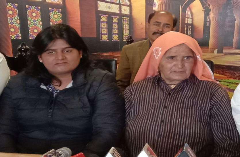 Prakashi Tomar परम्पराओं और उम्र की जंग जीतकर इस 'शूटर दादी' ने शूटिंग में रचे कई इतिहास, अब तीसरी पीढ़ी भी शूटर