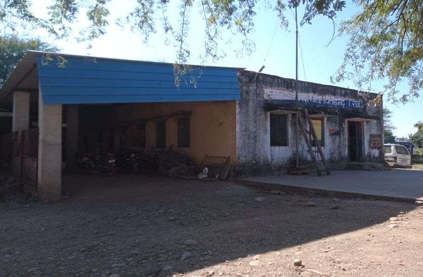 Javda Police Station बजट कम बताकर संवेदक ने थाना भवन निर्माण से खींचे हाथ