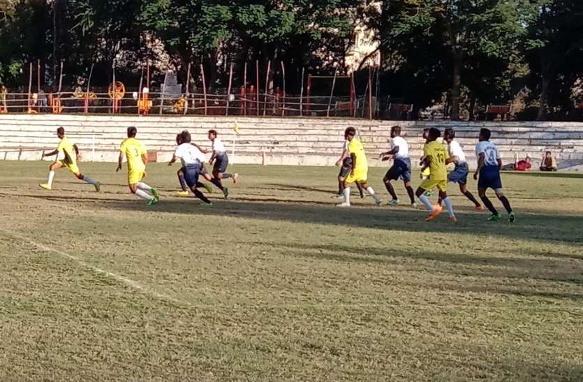 पेंथर ने टाइगर को 3-0 से हराया पेंथर ने टाइगर को 3-0 से हराया