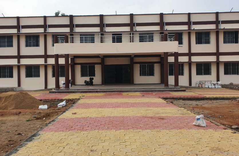 गौरेला, पेंड्रा, मरवाही का प्रस्तावित नया कलेक्टोरेट भवन में 125 कमरें एक एकड़ का परिसर गौरेला, पेंड्रा, मरवाही का प्रस्तावित नया कलेक्टोरेट भवन में 125 कमरें एक एकड़ का परिसर