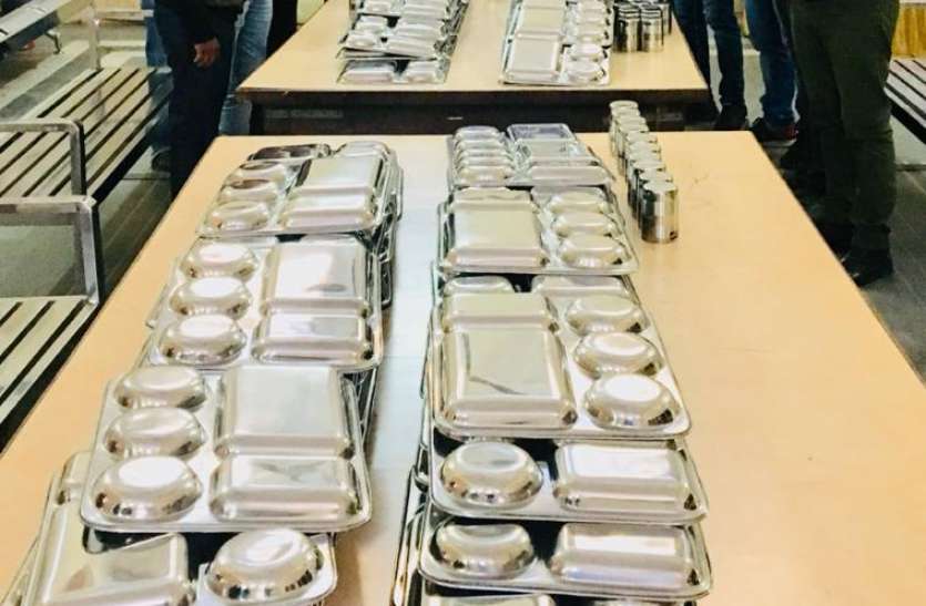 नपा ने शुरू किया बर्तन बैंक पढ़े, शहर को प्लास्टिक मुक्त बनाने नपा ने शुरू किया बर्तन बैंक