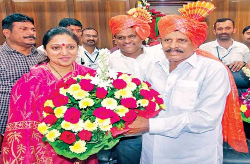 जिला परिषद में महाविकास अघाड़ी की जीत जिला परिषद में महाविकास अघाड़ी की जीत
