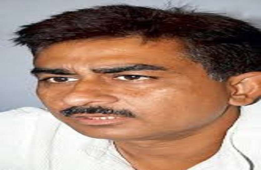 पूर्व विधायक के खिलाफ गैरजमानती वारंट, अदालत ने हाजिर होने को कहा पूर्व विधायक के खिलाफ गैरजमानती वारंट, अदालत ने हाजिर होने को कहा