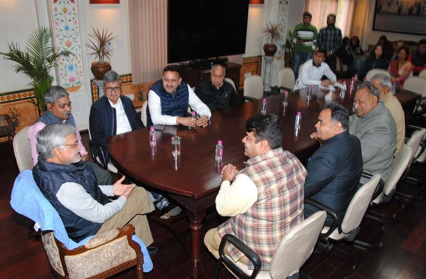 विधानसभा अध्यक्ष से मिली हरियाणा विधानसभा की समिति विधानसभा अध्यक्ष से मिली हरियाणा विधानसभा की समिति