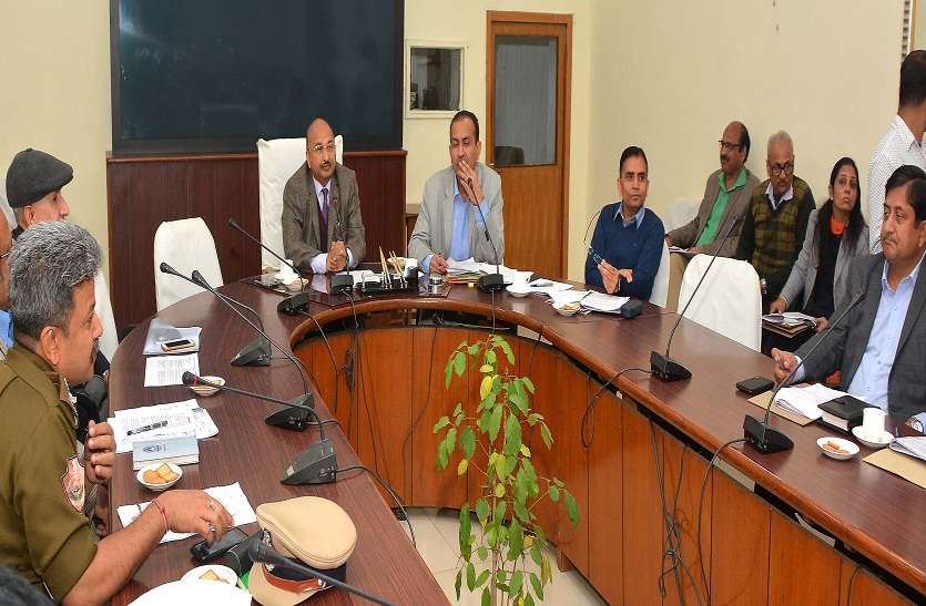 घुड़सवार और मोटर साइकिल सवारों के करतब होंगे रोमांचकारी घुड़सवार और मोटर साइकिल सवारों के करतब होंगे रोमांचकारी