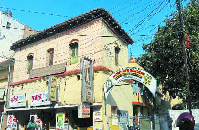 जिस भवन में रहे थे विवेकानंद, उसे स्मारक बनाने का रास्ता साफ जिस भवन में रहे थे विवेकानंद, उसे स्मारक बनाने का रास्ता साफ