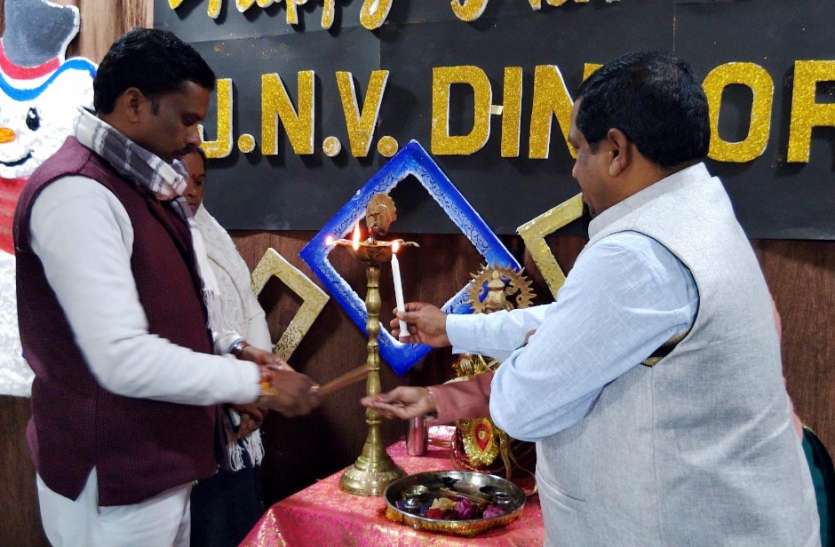 Stay away from addiction if you want to become an officer and minister: Omkar Marakam अफसर औंर मंत्री बनना है तो व्यसन से दूर रहो :ओंमकार मरकाम
