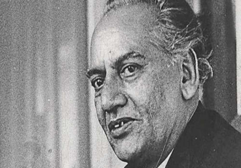 फैज मामले में बैकफुट पर आईआईटी कानपुर, जावेद अख्तर ने बताया विवाद को बेतुका