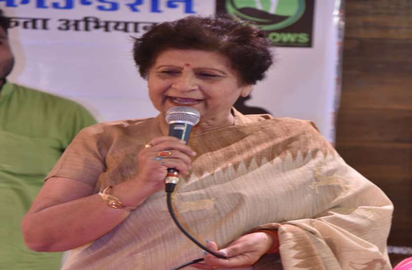 स्वच्छता सर्वेक्षण से पहले शहर में मिली गन्दगी देख महापौर हुई नाराज़, जोनल अधिकारी को दिए सख्त निर्देश स्वच्छता सर्वेक्षण से पहले शहर में मिली गन्दगी देख महापौर हुई नाराज़, जोनल अधिकारी को दिए सख्त निर्देश