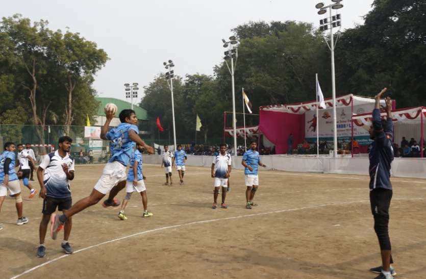 Inter University Handball Men's Competition पुणे को हरा शीर्ष-4 में एलएनआइपीई