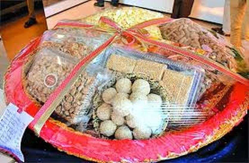 Before Makar Sankranti, demand for sesame and jaggery increases in bhilwara पर्वों पर पड़ रही महंगाई की मार, मामूली चीजें भी पहुंच के बाहर