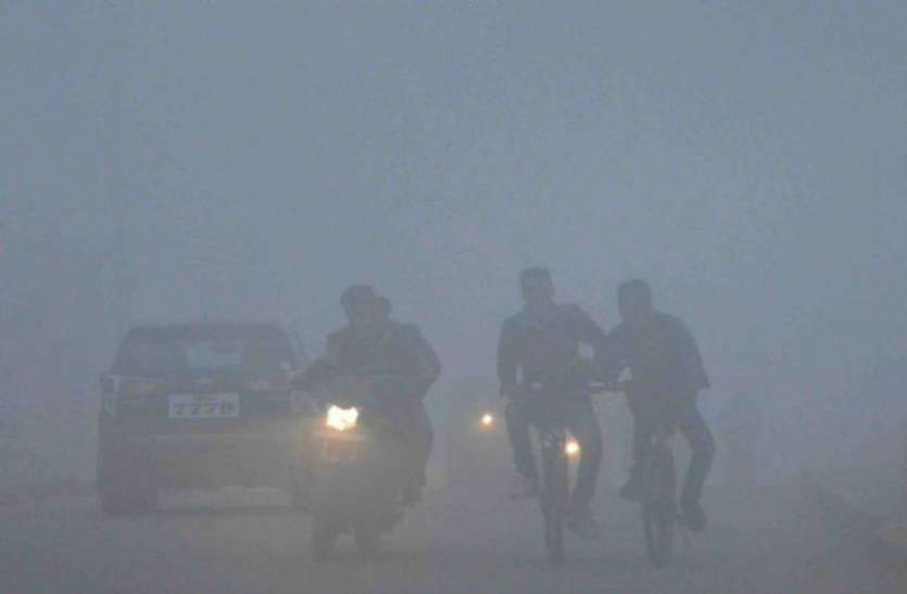 Weather Update दिन भर खिली धूप ने दी राहत, शाम होते ही चलीं सर्द हवाएं Weather Update दिन भर खिली धूप ने दी राहत, शाम होते ही चलीं सर्द हवाएं