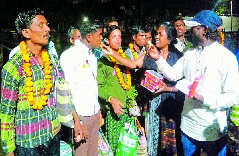हत्या सहित वसूली मामले में गिरफ्तार हुए 19 ग्रामीणों को एनआईए कोर्ट ने किया दोषमुक्त हत्या सहित वसूली मामले में गिरफ्तार हुए 19 ग्रामीणों को एनआईए कोर्ट ने किया दोषमुक्त