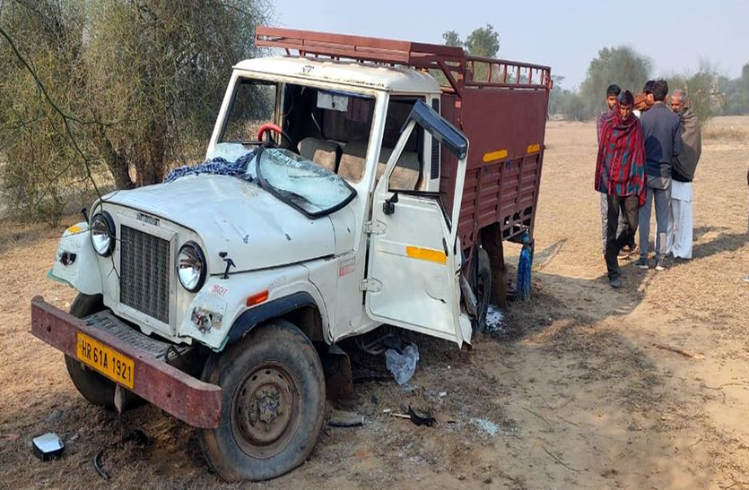 ग्रामीणों ने यूं मुक्त कराया गोवंश, जीप छोड़ कर भागे तस्कर ग्रामीणों ने यूं मुक्त कराया गोवंश, जीप छोड़ कर भागे तस्कर