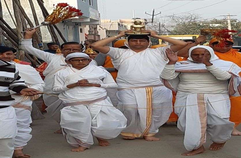 Procession on the annual festival of Seemandhar in bhilwara सीमंधर जिनालय के वार्षिकोत्सव पर शोभायात्रा
