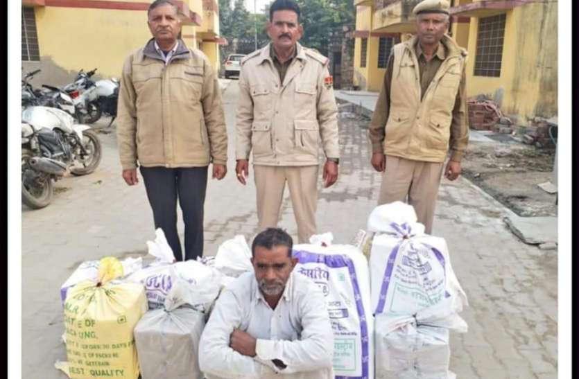 अवैध शराब बेचते हुए आरोपी को पकड़ा अवैध शराब बेचते हुए आरोपी को पकड़ा