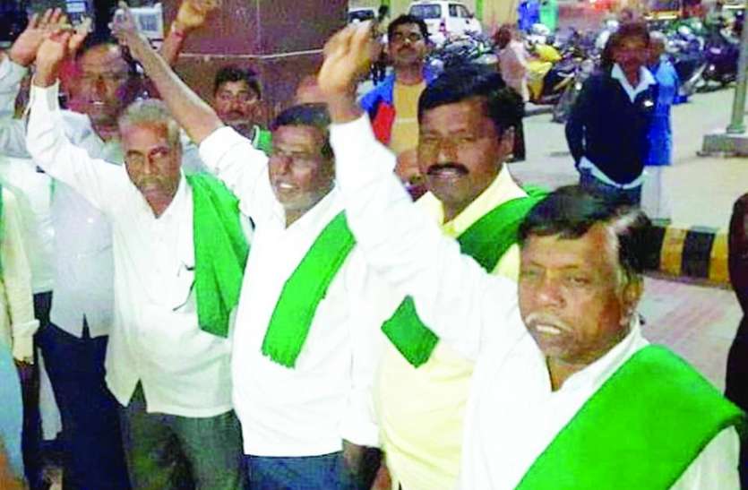 Farmers Protest पीएम का विरोध करने जा रहे किसानों को कई जगह हिरासत में लिया