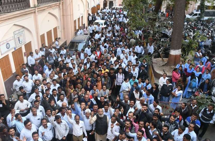 किस बात पर बिगड़ गई बात और दे दी चेतावनी किस बात पर बिगड़ गई बात और दे दी चेतावनी?