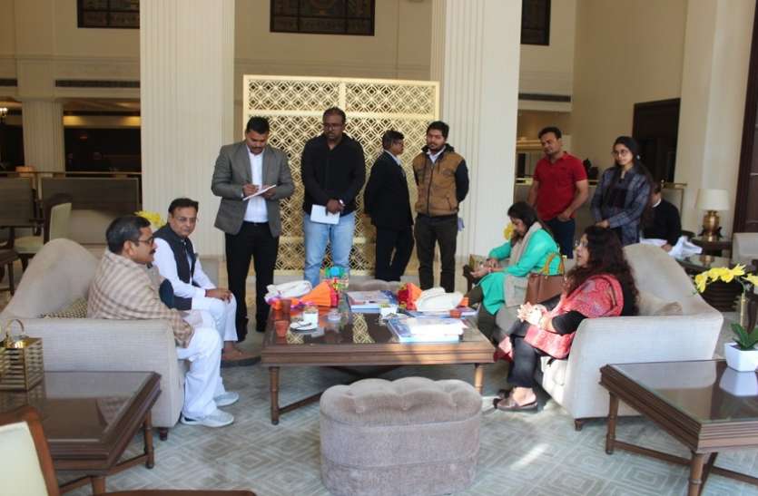 Minister काशी के गंगा घाट की तर्ज पर गुजरात के नर्मदा तट पर होगी आरती