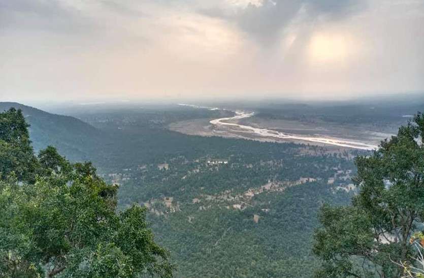 बादलों के बीच दुबके रहे सूर्यदेव, बारिश थमने से राहत, दो दिन बाद खुलेंगे स्कूल बादलों के बीच दुबके रहे सूर्यदेव, बारिश थमने से राहत, दो दिन बाद खुलेंगे स्कूल