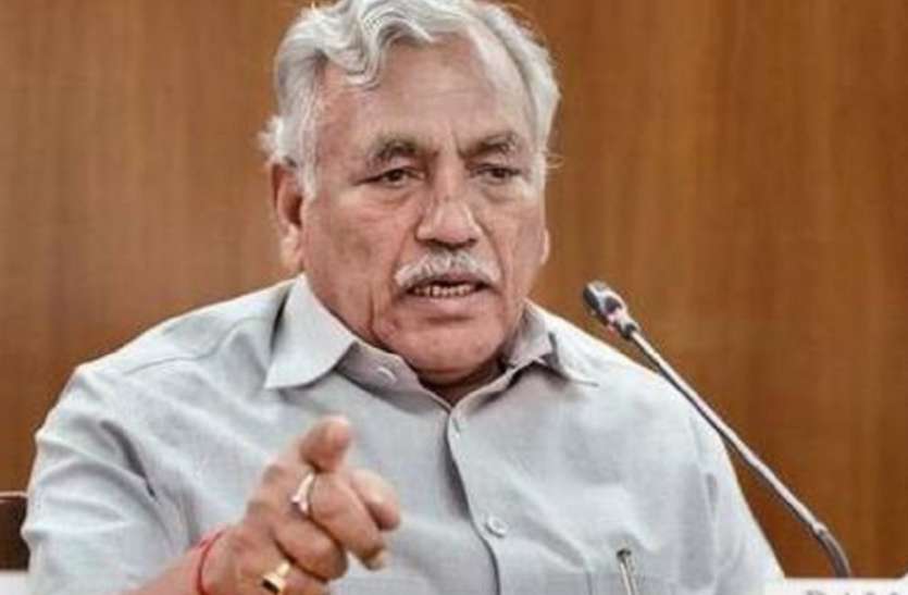 ram_niwas_goyal.jpg दिल्ली विधानसभा अध्यक्ष से ढाई करोड़ रुपए ऐंठने पहुंचा ठग गिरफ्तार