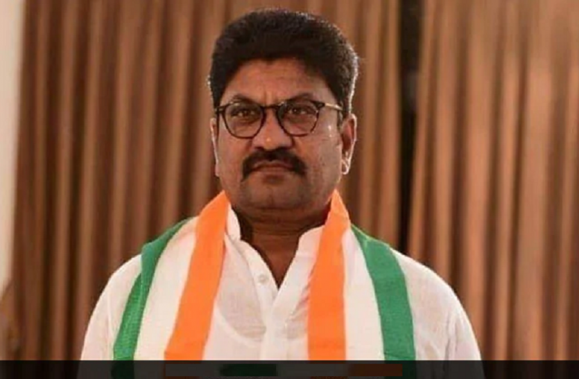 aa.png महाराष्ट्र: उद्धव सरकार में मंत्री पद को लेकर असंतोष चरम पर, अब कांग्रेस विधायक ने दिया इस्तीफा