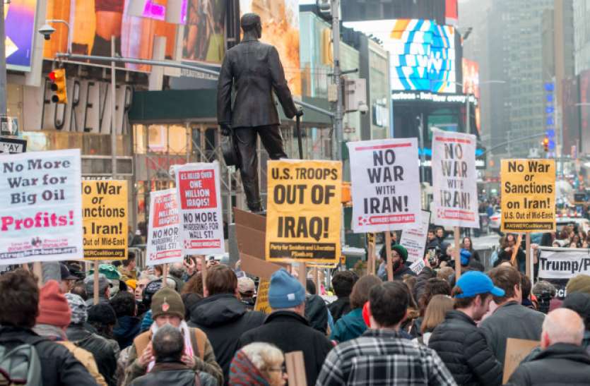 Anti war New york इराक पर अमरीकी हवाई हमले के बाद न्यूयॉर्क में युद्ध-विरोधी रैली