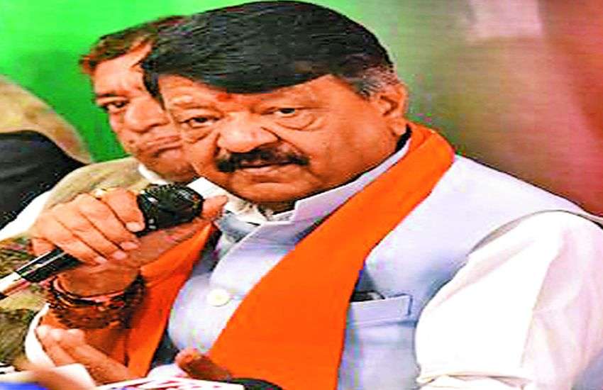 कैलाश ने दी इंदौर में आग लगाने की धमकी, पुलिस ने किया हिंसा उकसाने का केस दर्ज, कांग्रेस ने बांटी कैलाश छाप माचिस