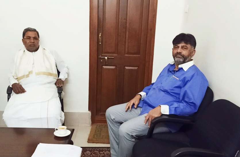 शिवकुमार की सिद्धू से भेंट को लेकर राजनीतिक हलचलें तेज शिवकुमार की सिद्धू से भेंट को लेकर राजनीतिक हलचलें तेज