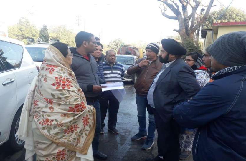 स्वच्छता सर्वेक्षण लीग-2020 : सेवन स्टार रेटिंग के लिए महापौर-आयुक्त ने नापी सड़क स्वच्छता सर्वेक्षण लीग-2020 : सेवन स्टार रेटिंग के लिए महापौर-आयुक्त ने नापी सड़क
